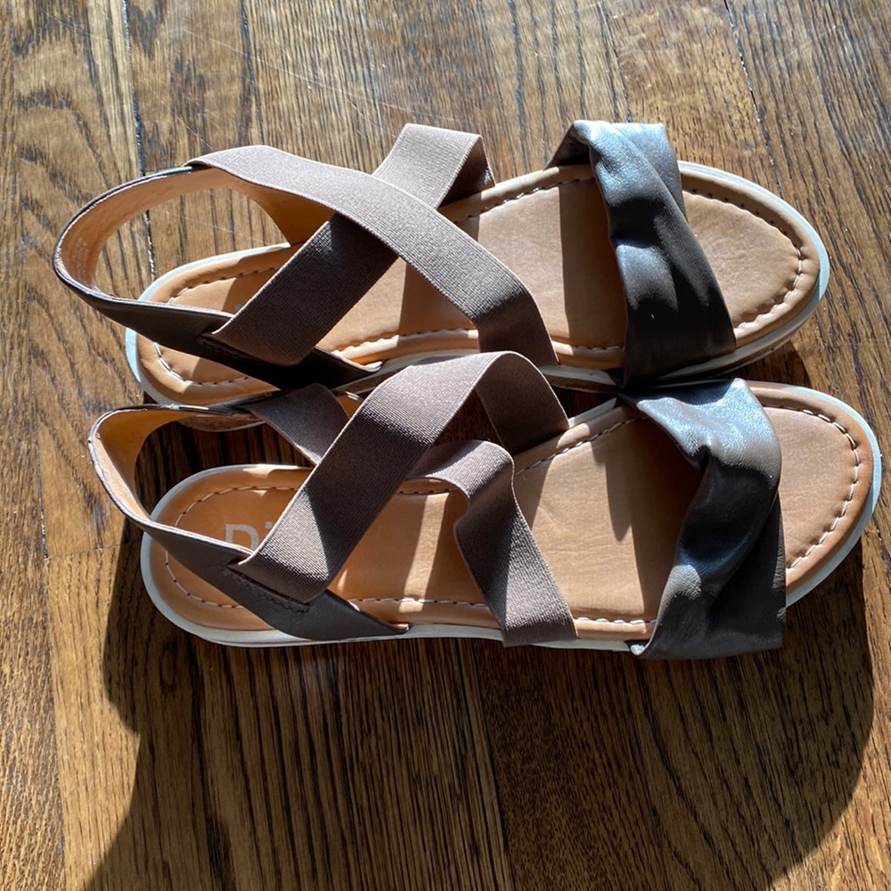 Diba sandals